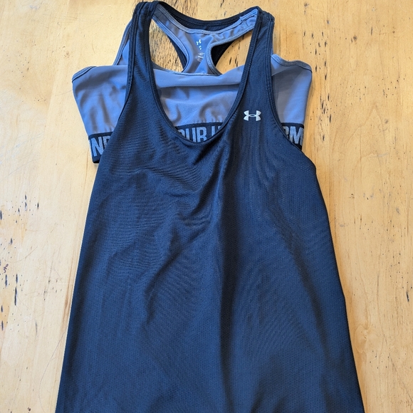 Under Armour athletic top with built in sports bra. Size M - Picture 1 of 5